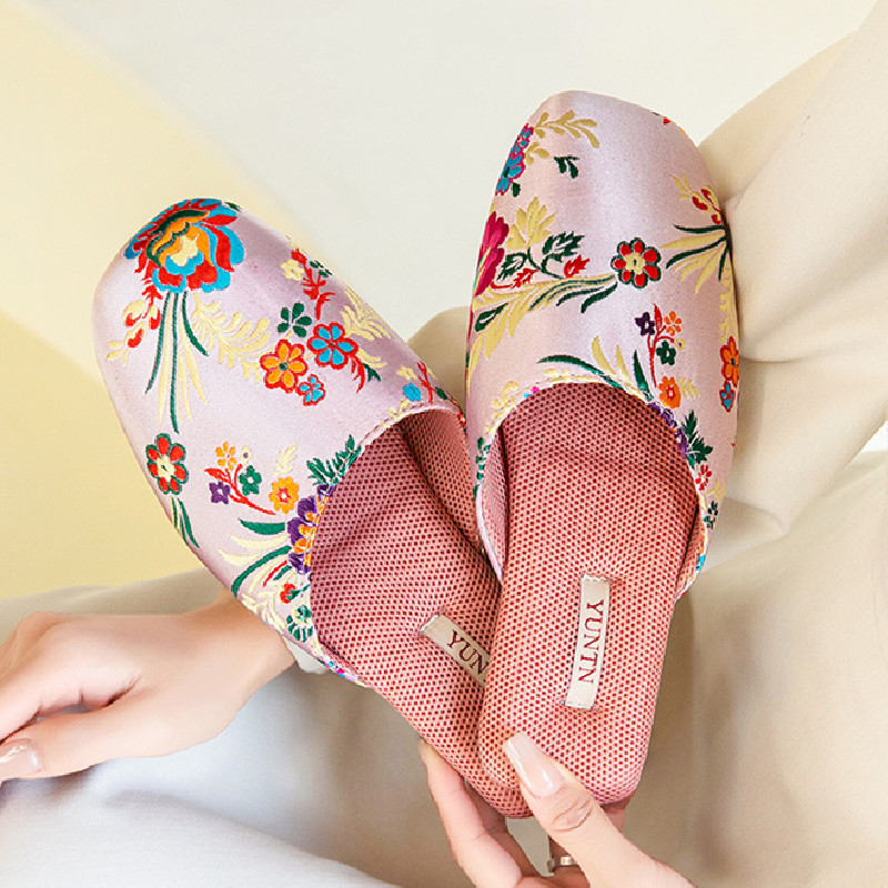 Women'S Shoes Quality - Elegant Chinese Style Embroidery Home Slippers